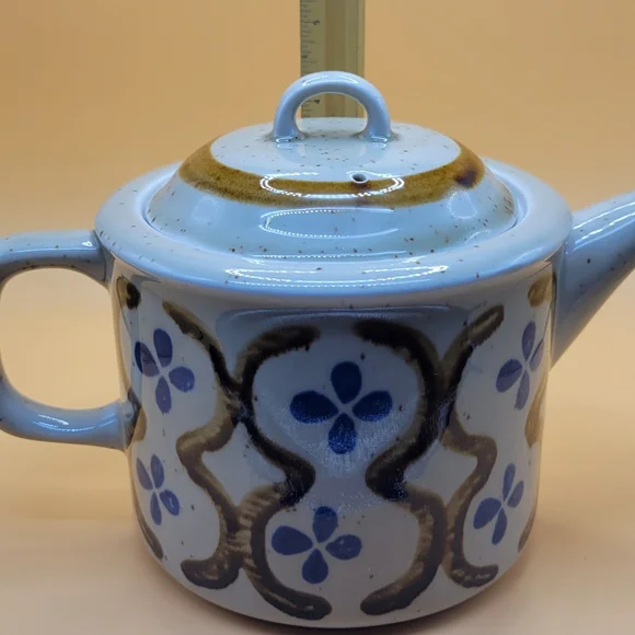 Vintage Japanese Tea Pot - Picture 2 of 6